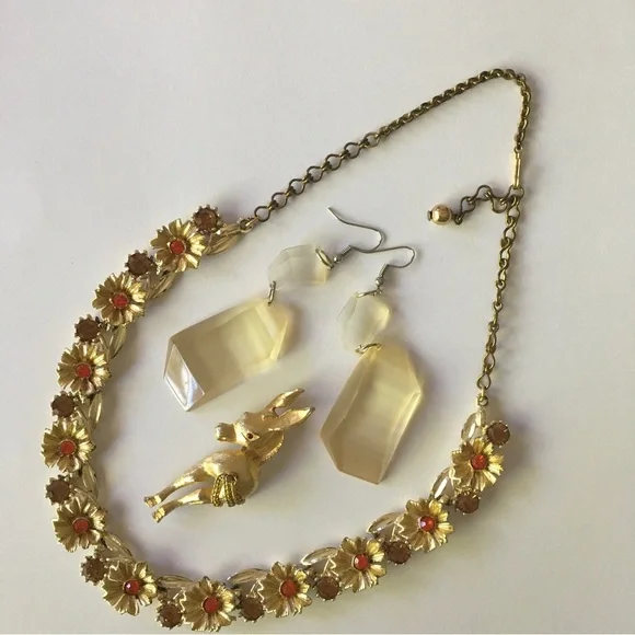 VTG 🌼 Golden Curated Trio jewelry set - Picture 9 of 16